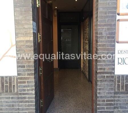 Entrada accesible al restaurante.