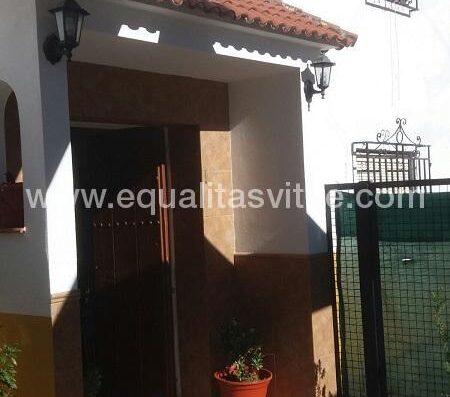 Entrada accesible al interior de la Casa Rural Rosario, Córdoba.