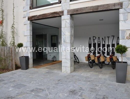 Entrada al hotel Arantza.