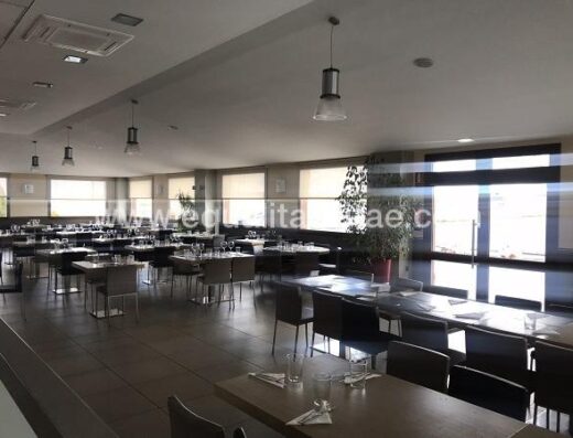 Zona comedor del restaurante accesible Azafrán 176, Caminreal, Teruel.