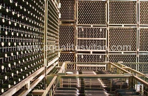 Botellero en Bodegas Manzanos Azagra