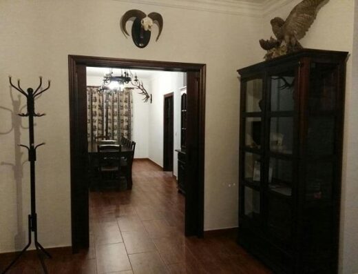 Acceso comedor. Casa rural la Carlina, Las Navas de la Concepción (Sevilla). Imagen cedida por el establecimiento.