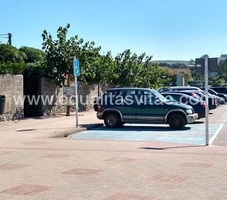 Plazas de aparcamiento reservado para PMR.