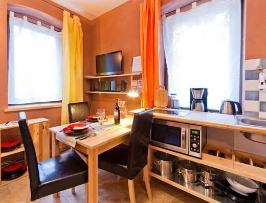 Cocina apartamento Ingrid. Información recopilada de www.altes-waschhaus-dresden.de