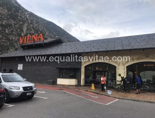 Entrada accesible del restaurantes Viena, Andorra.