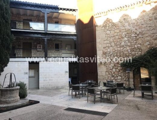 Patio interio del castillo
