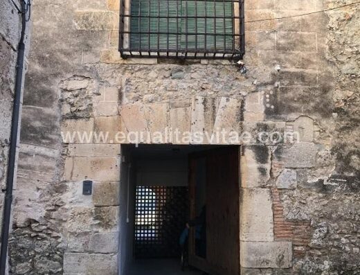 Entrada accesible por la puerta del Archivo
