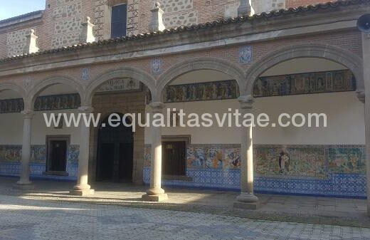 Fachada lateral, puerta accesible lateral, Basílica del Prado, Talavera de la Reina.
