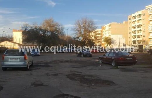 Zona de aparcamiento junto al Museo del Quijote, Ciudad Real.