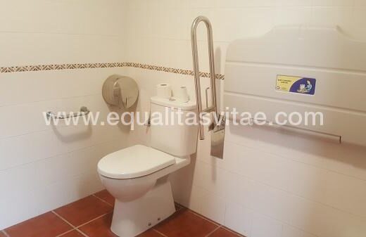 Baño adaptado, Castillo Oropesa.