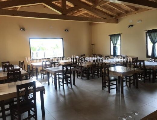 Comedor, Albergue La Perala, Bercianos del Real Camino, León.