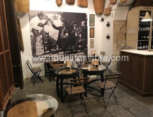 Uno de los espacios del Bar Las Cuadras, Jerez de la Frontera, Cádiz.
