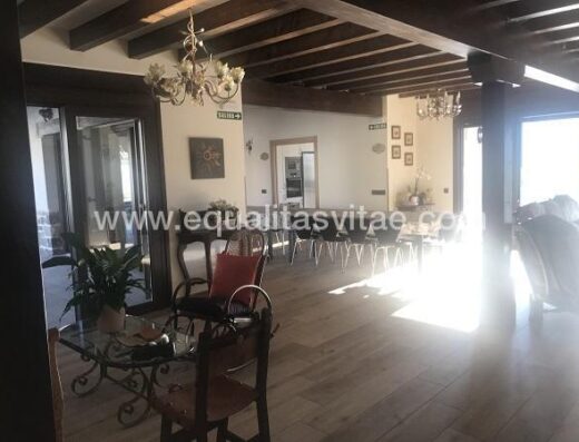 Salón comedor. Casa rural Estankoenea Landetxea, Artieda, Navarra.