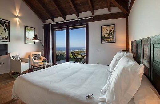 Habitación con terrraza accesible. Hotel 3 Cabos, El Vallín, Asturias. Imagen tomada de www.hotelrural3cabos.com