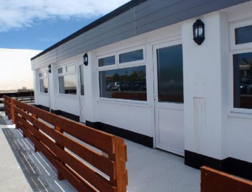 Acceso a las habitaciones adaptadas. King Arthur’s Armas inn, Tintagel, Inglaterra. Imagen tomada de www.kingarthursarms.co.uk