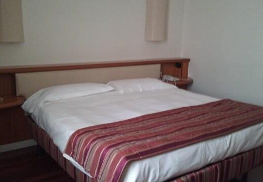 Una de las habitaciones accesibles del Hotel Londra, Florencia. Imagen cedida por el establecimiento.