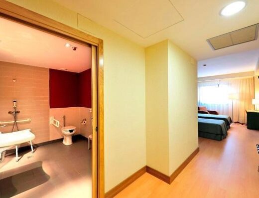 Habitación accesible. Hotel Naval Sestao. Imagen de www.hotelnavalsestao.com