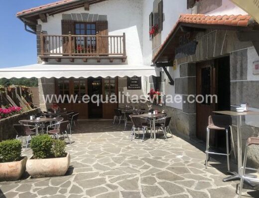 Acceso. Restaurante Venta Muguiro.