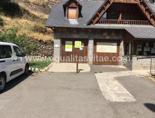 Acceso al Centro de interpretación de Benasque.
