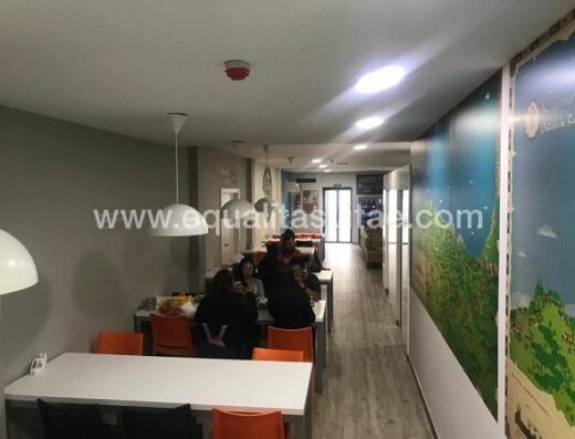 Comedor. Albergue San Marcos en Palas de Rei, Lugo.