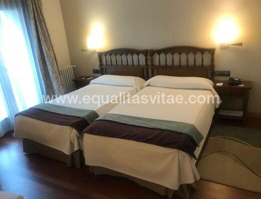 Habitación adaptada. Parador Villafranca del Bierzo, León.