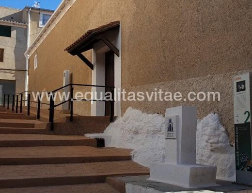 Entrada. Ermita de Belén en Liétor.