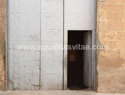 Entrada accesible. Iglesia de la Asunción de Hellín.