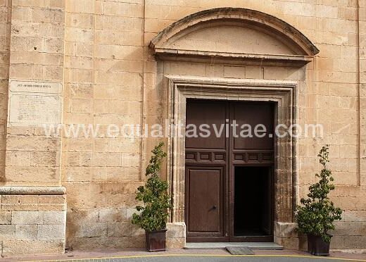 Entrada a la Santa Quintería, Elche de la Sierra.