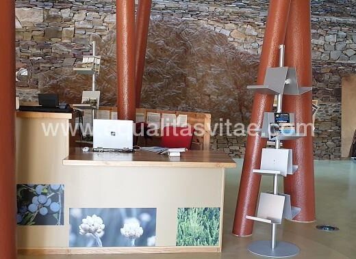 Recepción adaptada. Centro de visitantes Horcajo de los Montes, Parque Nacional de Cabañeros.