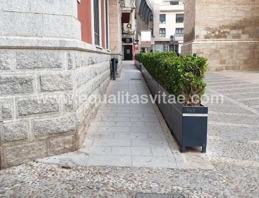 Acceso a la Oficina de turismo de Valdepeñas.
