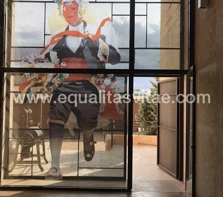 Entrada y hall. Centro de Interpretación Pecados y Danzantes. Camuñas.