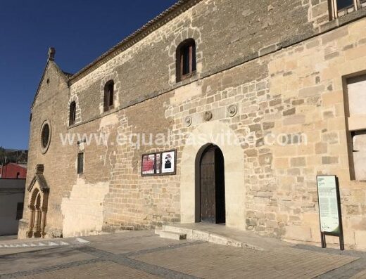 Entrada accesible. Convento de Jesús y María. Museo de la Fotografía de Huete.