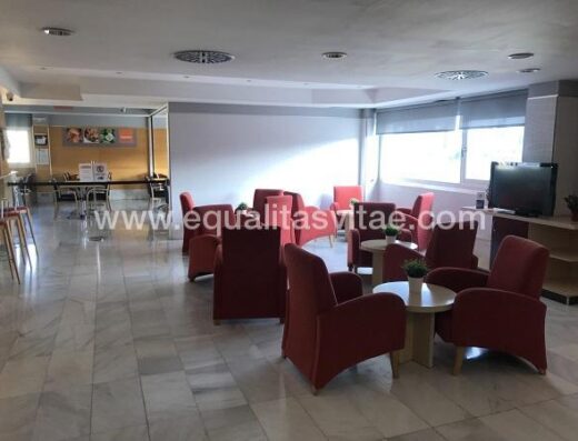 Zona descanso y desayunador. Hotel Holiday Inn Express Alcobendas, Madrid