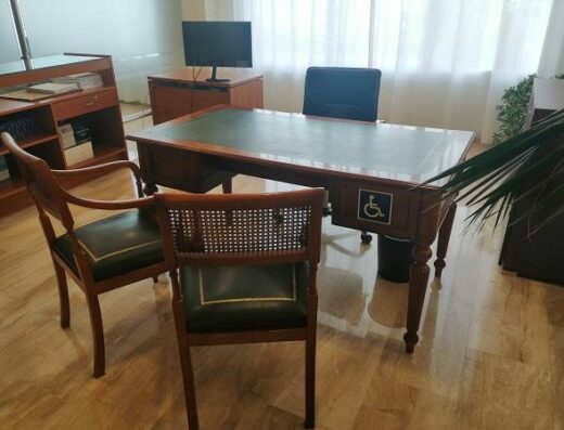 Recepción adaptada que permite acceso frontal en silla de ruedas. Gran Hotel Peñíscola. Imagen facilitada por el hotel.