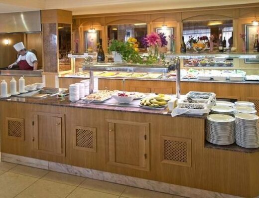 Barra buffet. Hotel Amorós, Mallorca. Imágenes cedidas por el establecimiento.