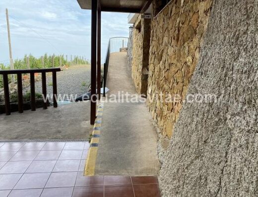 Acceso a Restaurante Cuevas de Bascamao, Guía, Gran Canaria.