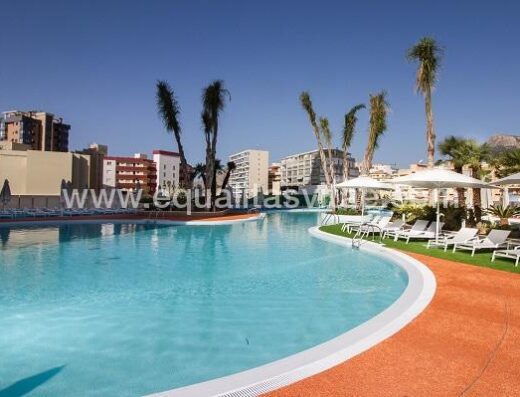 Piscina exterior.