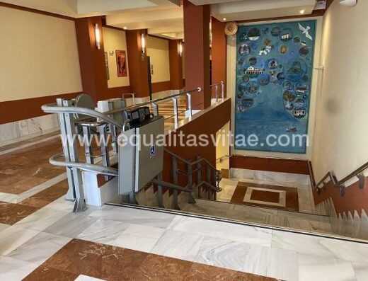 Plataforma salva-escaleras.