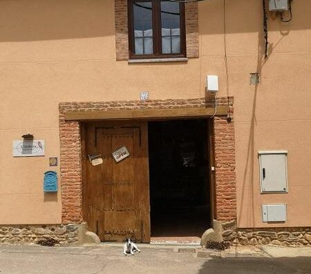Entrada accesible a cota cero. Imágenes facilitadas por el establecimiento.