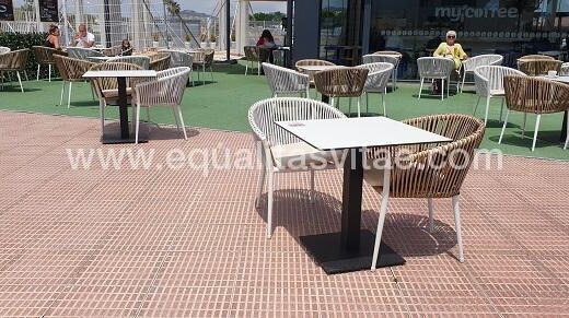Terraza exterior del establecimiento.
