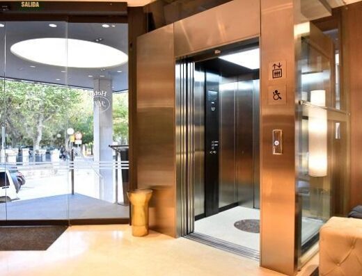 Interior del ascensor, hall. Imagen facilitada por el hotel.