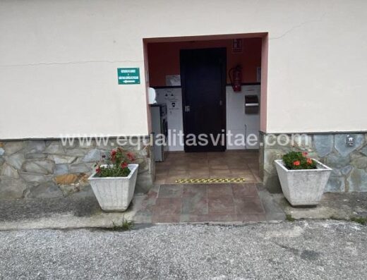 Acceso a zona lavandería.