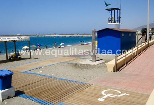 Playa accesible San Nicolás en Adra, Almería