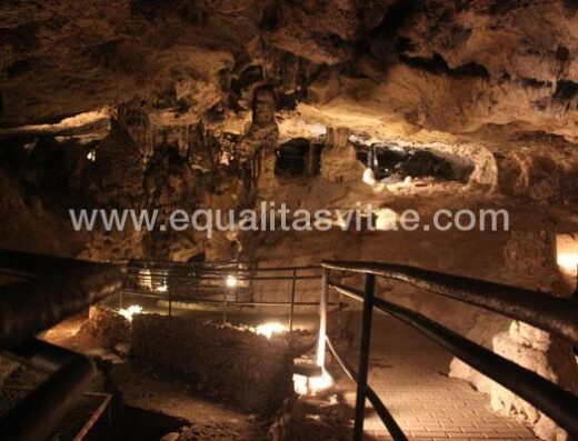 Itinerario accesible dentro de la Cueva de las Ventanas