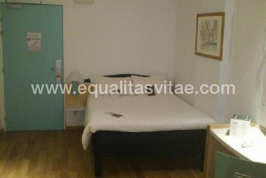 Habitación accesible para personas con discapacidad en Hotel Ibis Sevilla