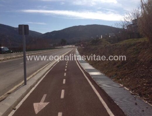 Tramo de carril bici accesible para sillas de ruedas en Graus