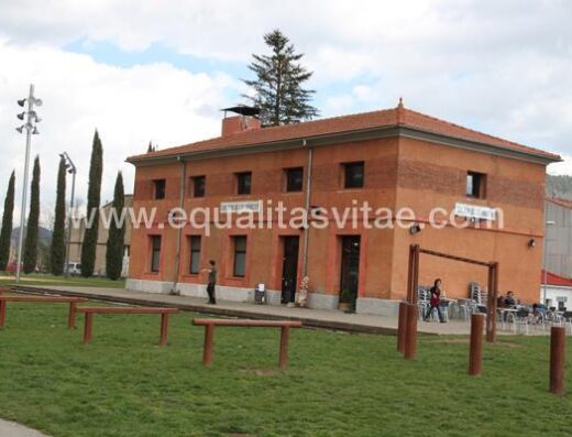 Antigua estación de tren reconvertida a Albergue accesible para personas con discapacidad
