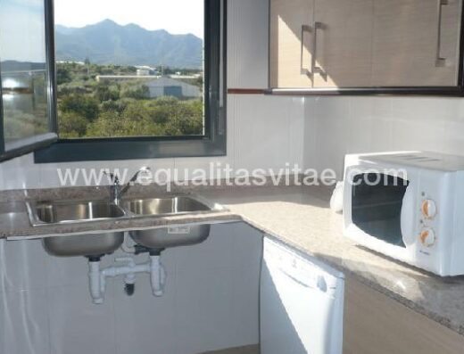 Cocina accesible en Apartamentos Carolinas