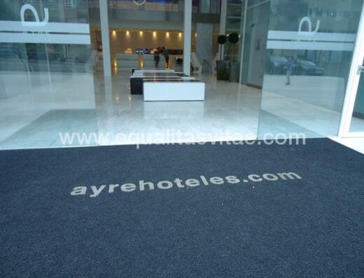 Entrada a cota cero a Hotel Ayre de Oviedo