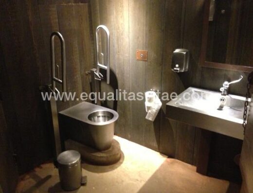 Baño accesible en Sidrería Tierra Astur